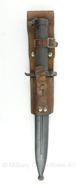 Zweedse M1896 bayonet voor het Zweedse M1896 Mauser geweer - met schede en zeldzaam lederen draagstel  - origineel