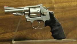 Pistool of revolver standaard van plexiglas