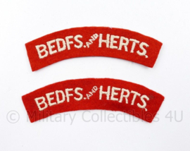 WO2 Brits paar shoulder Titles Bedfs and Herts - 10,5 x 2,5 cm - origineel