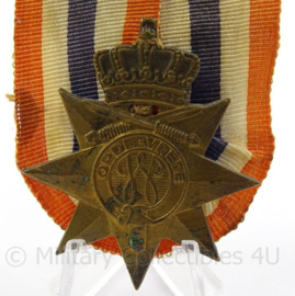 KL Landmacht medaille Ereteken voor Orde en Vrede - mooi opgemaakt met 1946 balk - afmeting 5 x 8 cm - origineel