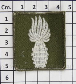 KL Landmacht embleem "Geoefend handgranaatwerper" zilver - afmeting 4,5 x 5 cm - origineel