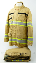 Defensie Brandweer Defence Fire Fighting and Rescue jas en broek khaki met reflectie - huidig model - maat Medium - licht gedragen - origineel