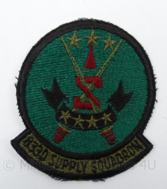 US Air Force 833 Supply Squadron patch - afmeting 8 x 9 cm - origineel