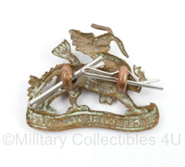 WO2 Britse cap badge Princess Charlotte of Wales Regiment - 3 x 3,5 cm -  origineel