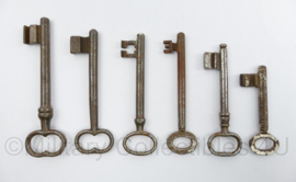 Set van 6 antieke sleutels - origineel