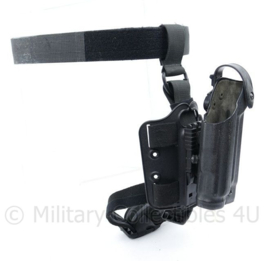 Eagle Industries koppel met Safariland leg panel en afkoppelbaar Glock 17 holster with light attached - origineel