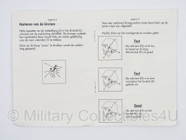 Defensie M92 M95 composiet helm instructie boekje Gebruiks- en onderhoudsinstructie Gevechtshelm composiet - origineel