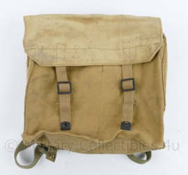 1954 Britse pukkel Smallpack met L straps Khaki met zwarte gespen  - origineel