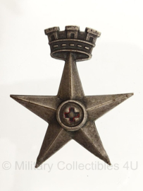 WO2 Italiaanse Kingdom of Italy cap badge Red Cross - 7 x 5,5 cm - origineel