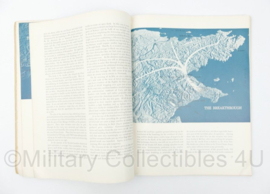 Report by the Supreme Commander to the combined Chiefs of Staff on the operations in Europe of the Allied Expeditionary Force - 6 June 1944 to 8 May 1945 - 30,5 x 23 x 1 cm. - origineel 1945
