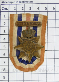 Ereteken voor Orde en Vrede met 1947 gesp - 7,5 x 5 cm - origineel