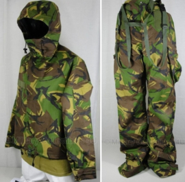 KL NBC M2000 parka en broek GESEALD IN VERPAKKING - woodland camo - Maat Medium Regular - origineel