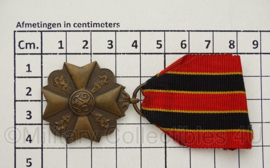 Belgische Leopold medaille -  8 x 4 cm - origineel