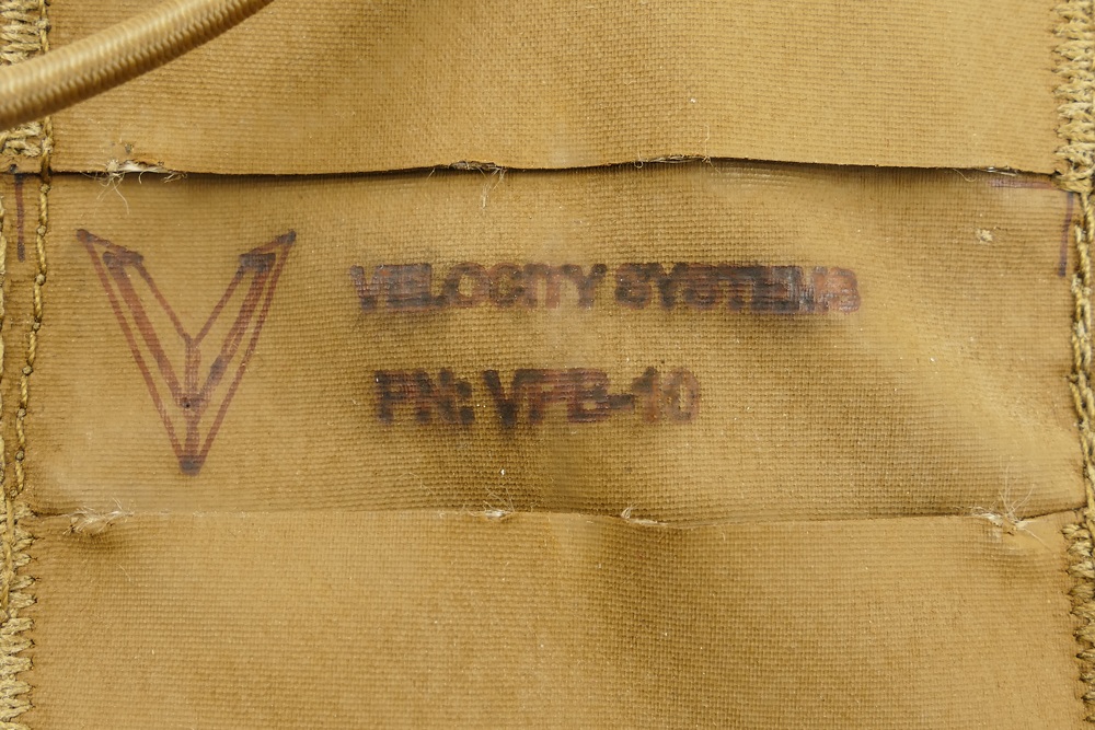 Velocity Systems VPB-10 Helium Whisper MBITR/152 Radio Pouch Coyote - 8½ x 4½ x 15 cm - origineel