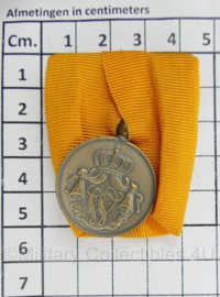 Defensie vroeg model Wilhelmina periode Trouwe dienst medaille in bronze - 5 x 4,5 cm - origineel