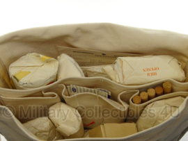Medische geneeskundige tas 1976 - met inhoud - ook als WO2 te gebruiken - origineel