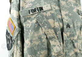 US Army Coat Army Combat uniform ACU camo BDU jacket Sergeant Fortin - 2nd Infantry Division - maat Extra Large Long = 8090/1424 - licht gedragen - origineel