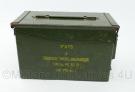 Grenade Smoke Discharger munitiekist - 30 x 15,5 x 18,5 cm - origineel