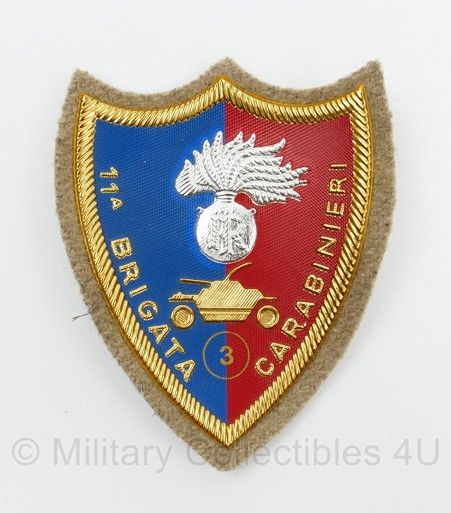 Italiaanse Carabinieri 11A Brigata embleem luxe -  8,5 x 7,5 cm - origineel