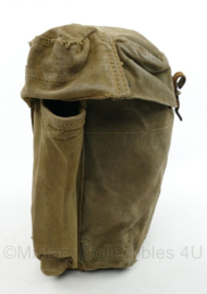 Nederlandse leger MVO gasmasker tas jaren 50 - 19 x 13 x 25 cm - gebruikt - origineel