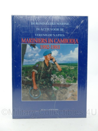 Boek De Koninklijke Marine in actie voor de Verenigde Naties Mariniers in Cambodja 1992-1993 - 21,5 x 2 x 29 cm - nieuw in verpakking - origineel