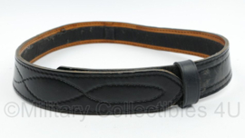 Universele Politie Safariland Contoured Buckleless Duty Belt 942 lederen koppel zwart - gedragen - 106 cm lang - origineel