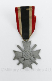 WO2 Duits KVK Kriegsverdienstkreuz 2e klasse met zwaarden medaille  - origineel