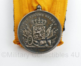 Defensie Juliana periode Trouwe dienst Medaille in zilver  - 6 x 4 cm - origineel