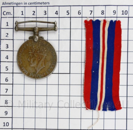 WO2 Britse War Medal 1939 1945 met lint - 4 x 5 cm - origineel