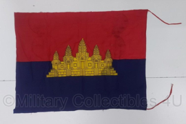 Vlag Cambodja - meegenomen door Mariniers - 96 x 73 cm  - origineel