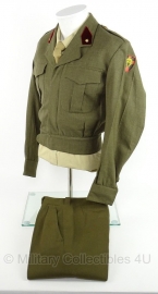 Belgische field service dress met broek 1965 - maat 3 = Small   - lijkt op wo2 canadees model - origineel