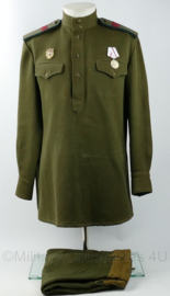 WO2 Soviet kleding set Sergeant Majoor met medaille - maat Medium - gedragen - origineel naoorlogs