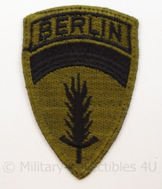 US Army embleem SHAEF Berlin eenheid - net naoorlogs - subdued cut edge - afmeting 6 x 10,5 cm - origineel