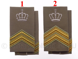 KL stratotex epauletten instructeur - rang Sergeant der 1e klasse - met zilveren kroon - origineel