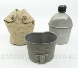 WO2 US Army veldfles set - RVS fles 1943, RVS beker 1943 en khaki hoes ongestempeld - origineel