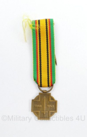 Belgische mini medaille van de militair Strijder van de oorlog 1940-1945 - 6 x 1,5 cm -origineel