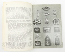 Boek Armamentaria 1974- uitgave van Vrienden van het Legermuseum