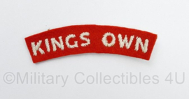 Britse leger Kings Own shoulder title - 9 x 3 cm - origineel