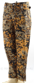 WO2 Duitse SS M43 Herfst camo eichentarn set jas én broek - maat Medium t/m XXL - replica