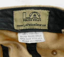 US La Police Gear baseball cap met US vlag voorop - one size - gedragen