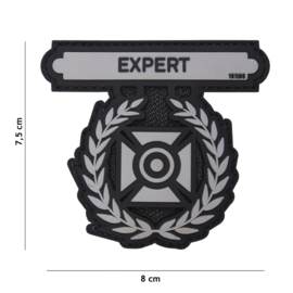 Embleem PVC 3D PVC  met klittenband - Weapon Qualification "Expert" Badge Zwart / Grijs - 8 x 7,5 cm.