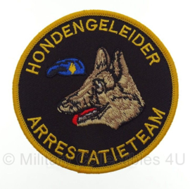Arrestatieteam hondengeleider embleem - met klittenband - diameter 9 cm