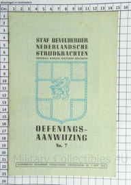 Staf Bevelhebber Nederlandsche Strijdkrachten Instructieboekje Oefeningsaanwijzing No 7 uit sept. 1945 - afmeting 15 x 23 cm - origineel