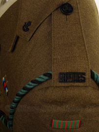 Britse uniform jas Rifle Regiment met insignes  -  origineel