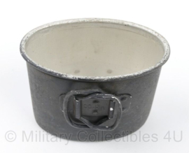 WO2 Duits model veldfles beker aluminium zwart - 10,5 x 6 x 8,5 cm - origineel naoorlogs