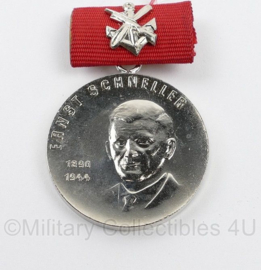 DDR NVA GST Orden Ernst Schneller 1890-1944 medaille im silber in doosje - origineel