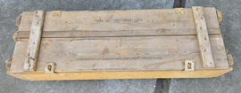 Tafel/ kist op wieltjes US Army Howitzer kist Ammunition for Cannon - 118 x 37 x 33 cm. -  origineel
