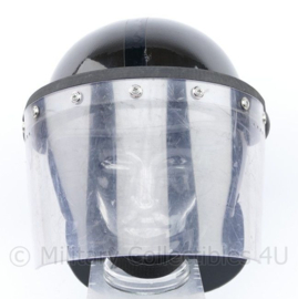 ME helm merk Petris Black 2006 - maat 57/58 - origineel