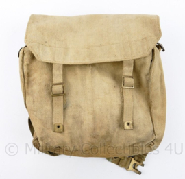 WO2 Britse pukkel Smallpack met L straps Khaki met messing gespen  - origineel WO2