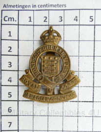 WO2 cap badge  Royal Canadian Ordnance Corps - Kings Crown -  5 x 4 cm - origineel